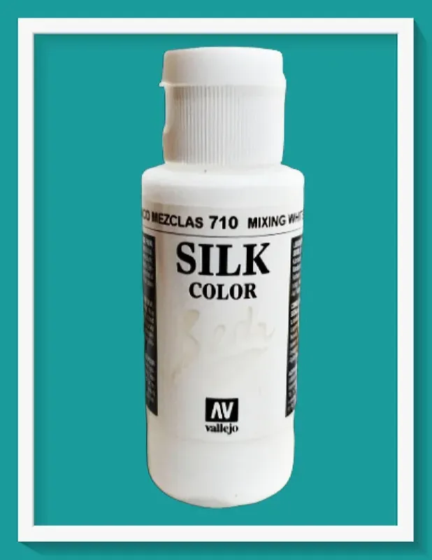 Vallejo Silk Color Seda VAL43710 colore stoffa bianco 60 ml