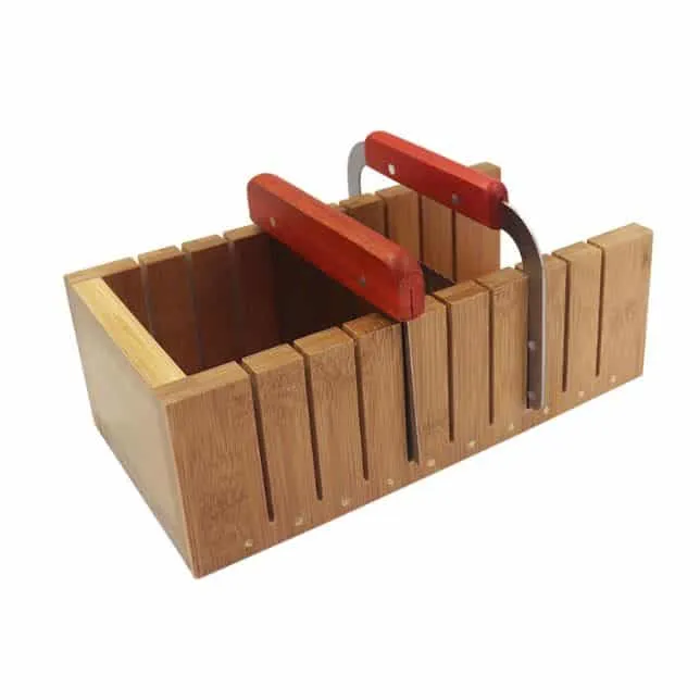Naturesin Taglierina Legno per Sapone 2 lame ondulata